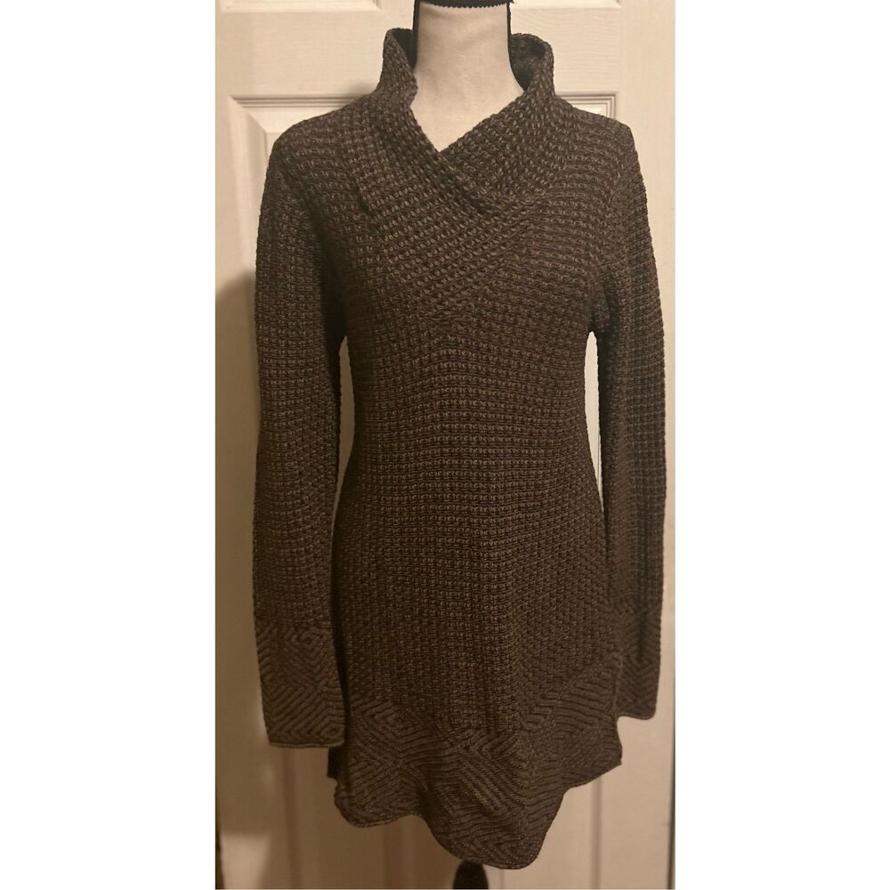 Eight Eight Eight Sweater Size Large